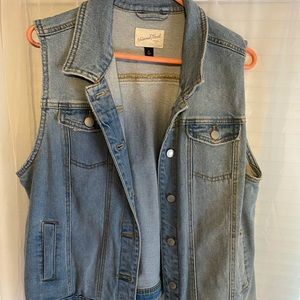 Jean Vest